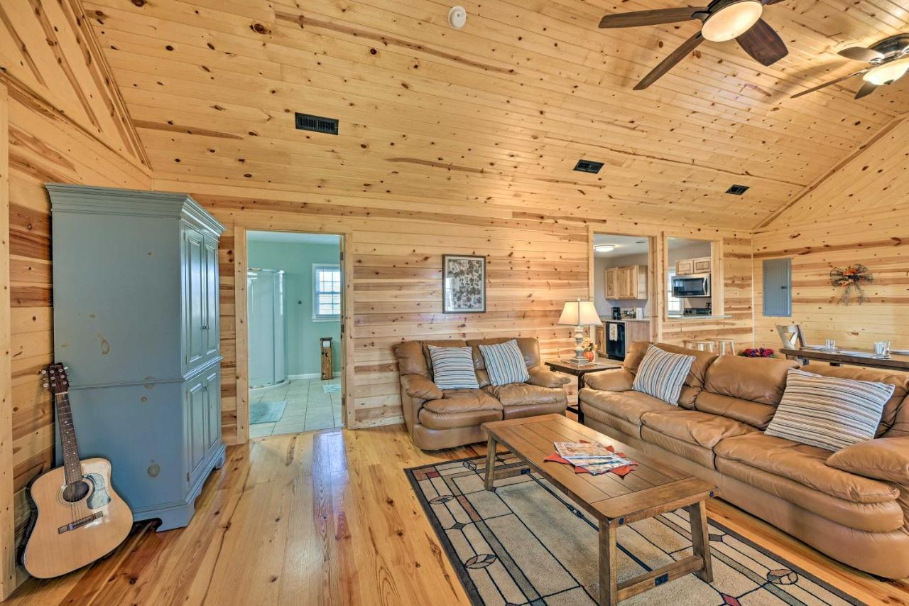 Breathtaking Elkin Getaway With Vineyard Views! 빌라 외부 사진