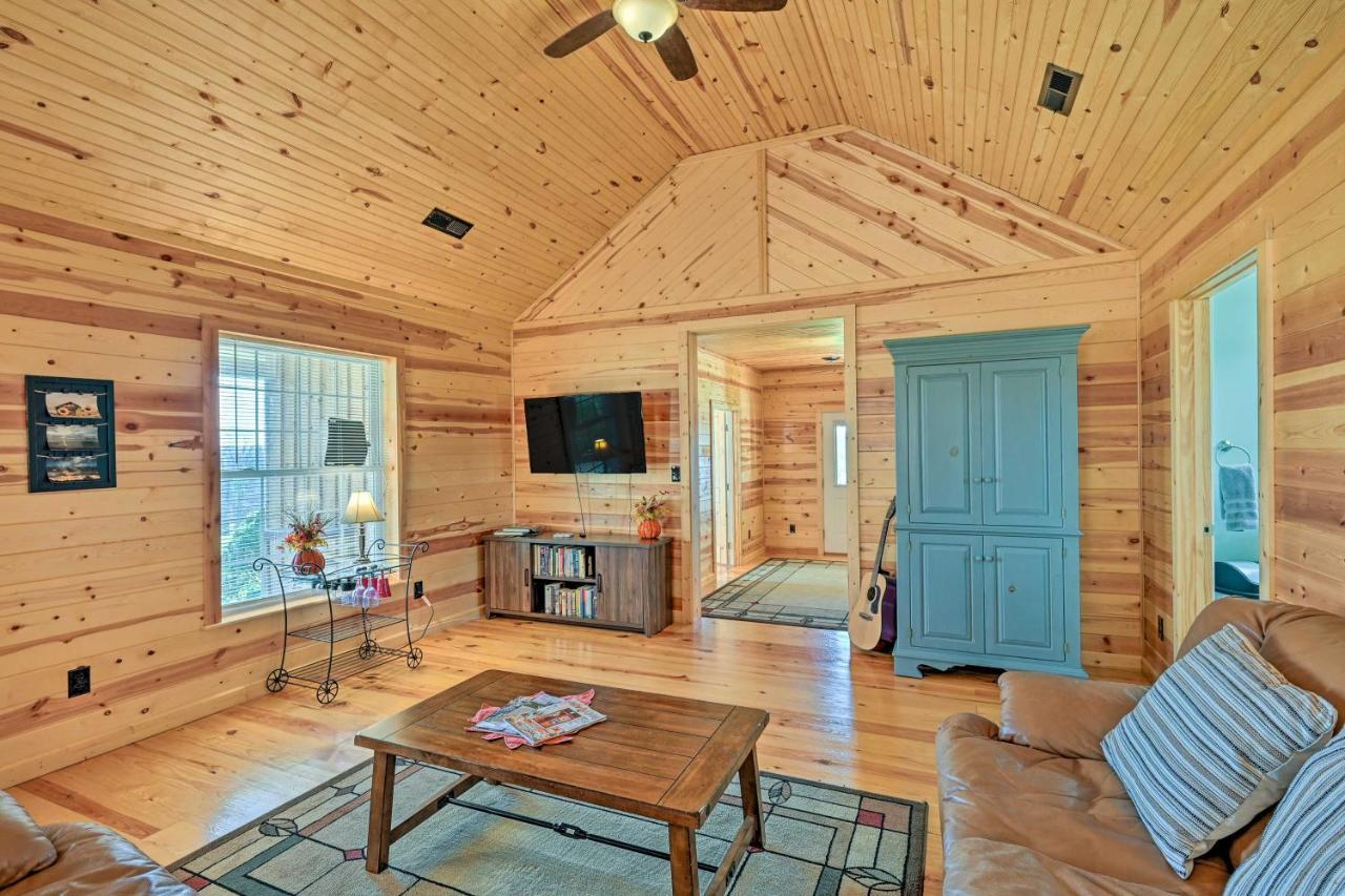 Breathtaking Elkin Getaway With Vineyard Views! 빌라 외부 사진