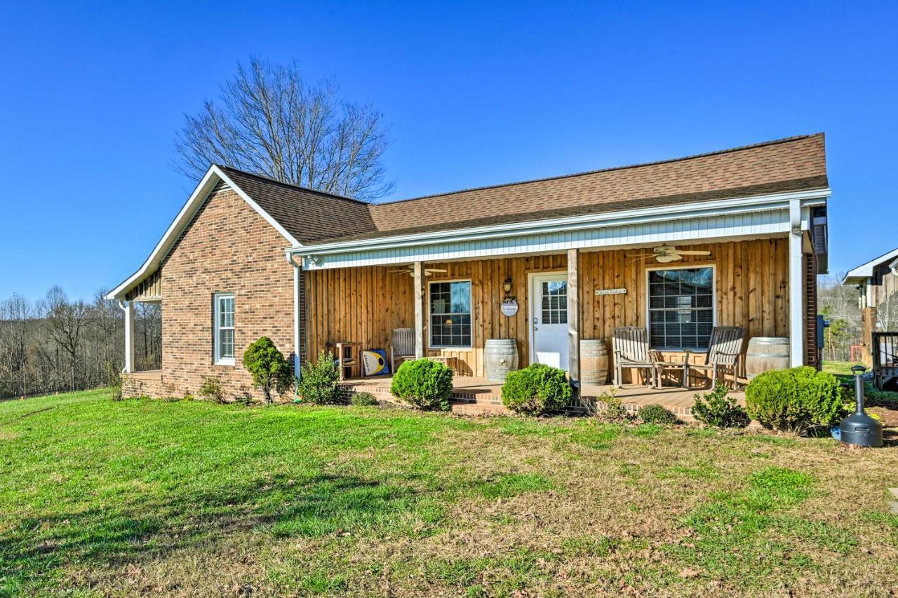 Breathtaking Elkin Getaway With Vineyard Views! 빌라 외부 사진