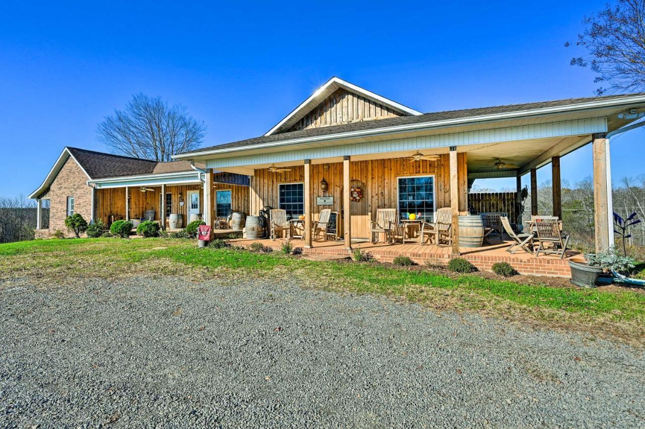 Breathtaking Elkin Getaway With Vineyard Views! 빌라 외부 사진