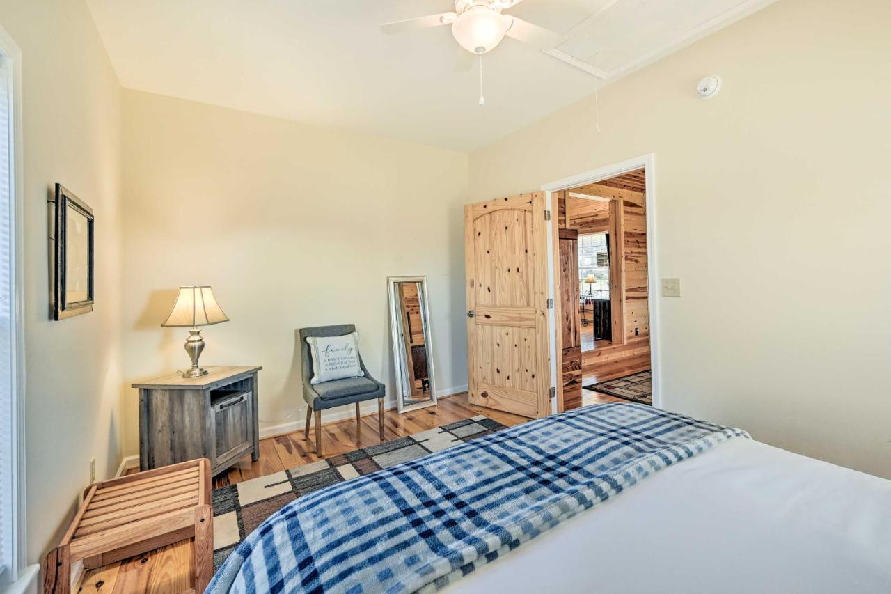 Breathtaking Elkin Getaway With Vineyard Views! 빌라 외부 사진