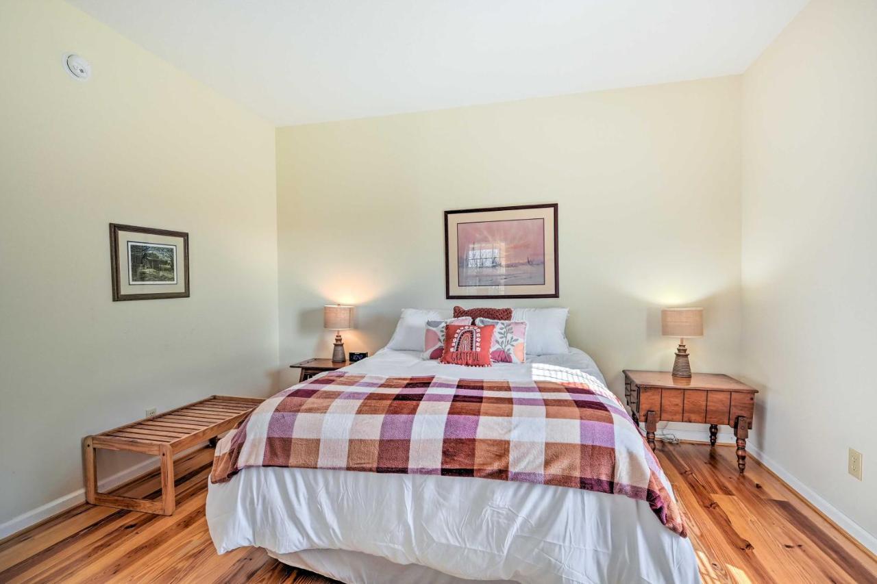 Breathtaking Elkin Getaway With Vineyard Views! 빌라 외부 사진