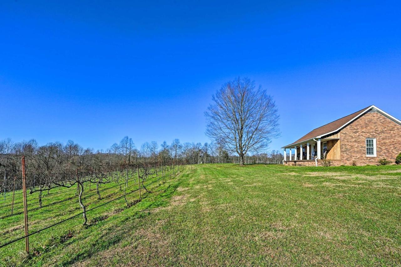 Breathtaking Elkin Getaway With Vineyard Views! 빌라 외부 사진