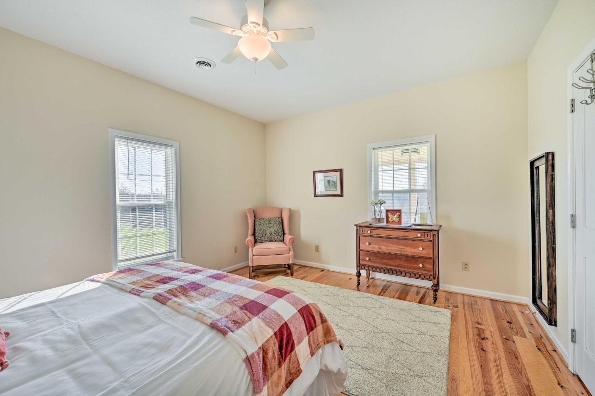 Breathtaking Elkin Getaway With Vineyard Views! 빌라 외부 사진